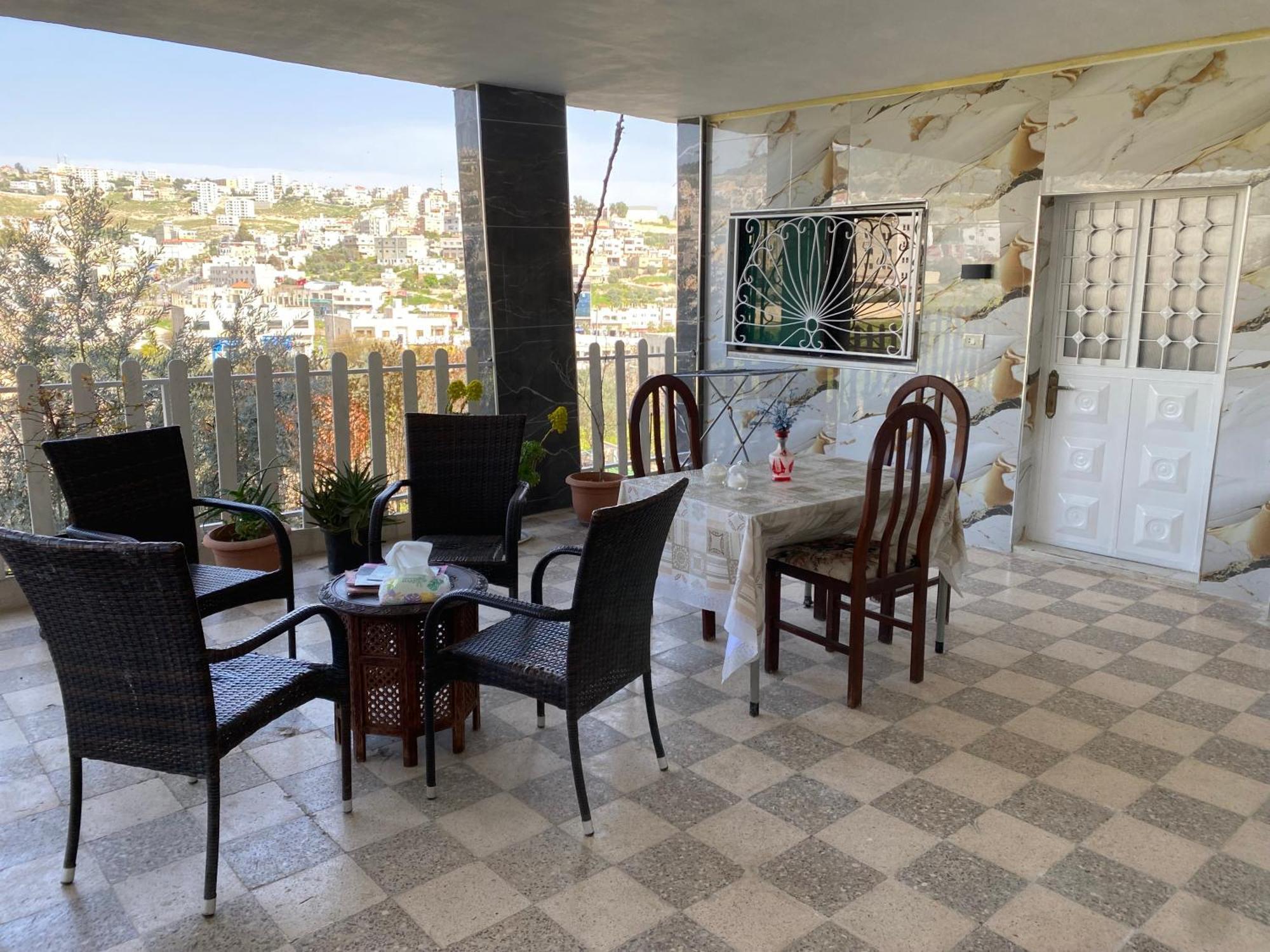 Apartment Huseein Gerasa